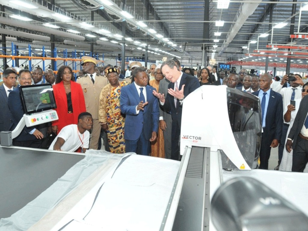 Togo: Le Président du Conseil Faure Gnassingbé inaugure l’usine textile Star Garments à Adétikopé,  un pas de plus vers l’industrialisation